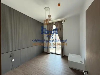 2BHK with Balcony | Elegant & Well-maintained | Panelled Walls