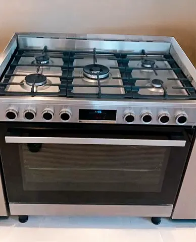 Bosch Series 8 Full Gas Cooker with Fan Oven – German Quality