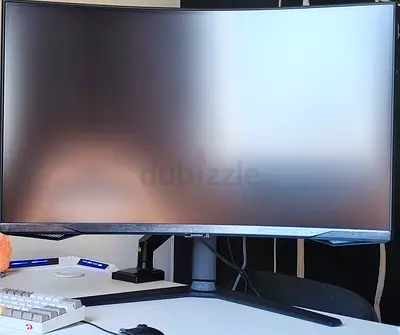 32 G6 Odyssey Samsung Curved Smart LED TV — Good Condition, Works Perfectly