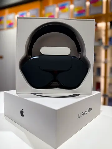 AirPods Max USB-C Type Under Apple Warranty