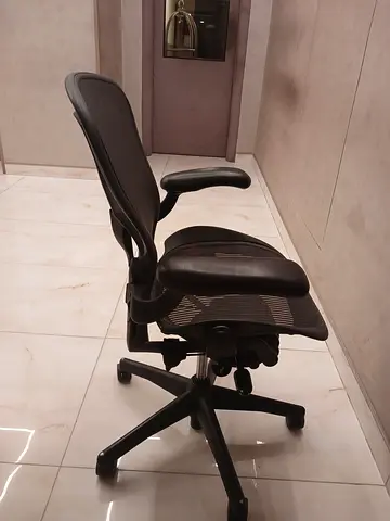Herman Miller Aeron Chair for selling. Good conditions only little use