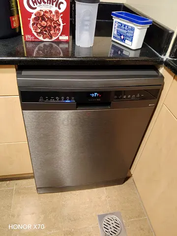 Siemens iq 300 with wifi stainless steel slim dishwasher - good working condition