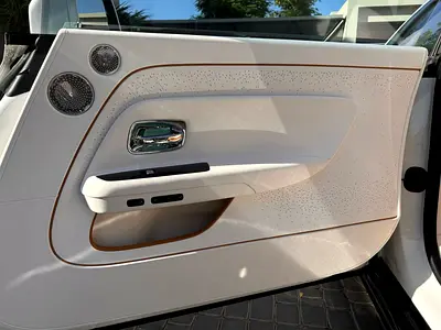 2024 ROLLS-ROYCE SPECTRE — миниатюра 19