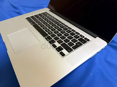 Macbook pro 15 i7 2.8 1TB SSD