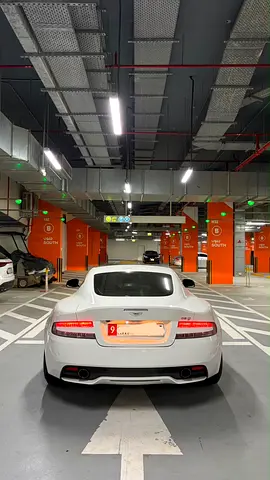 2013 Aston Martin DB9 照片 4