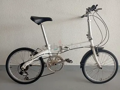 American Foldable Aluminium Dahon bike 6 speed Shimano Tyres size 20 Very good condition Light waigh