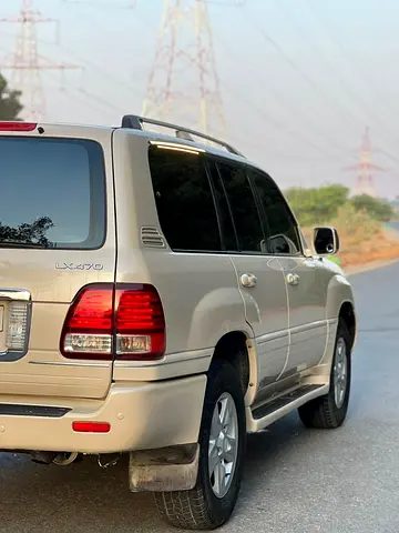 2003 Lexus LX-SERIES photo 9