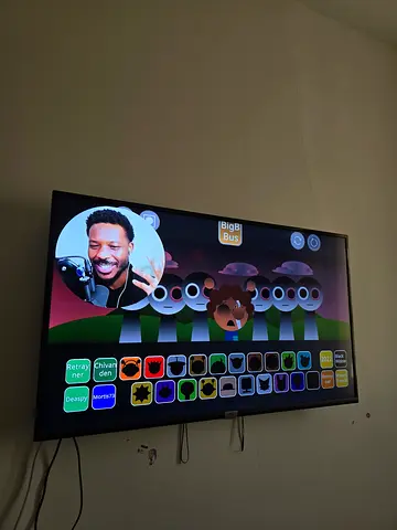 50 inch LED TCL Smart TV - All Apps from Google Play work Excellent, Wall Mounted