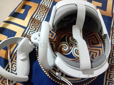 256GB PICO 4 ALL IN ONE VR HEADSET WITH CONTROLLERS, CHARGER, ADDITIONAL BAG FOR SALE
