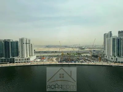Spacious Layout | Canal Full View | Jacuzzi | Business Bay