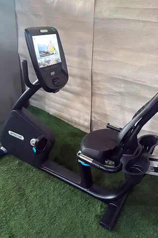 Precor RBK-885 Recumbent Bike