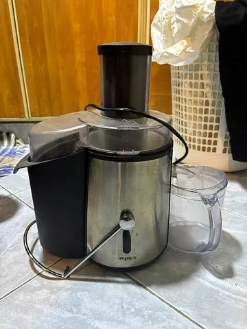 Fresh juice maker