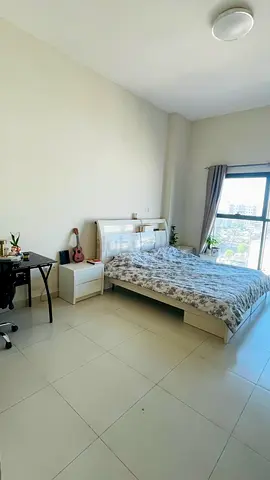 Master bedroom available for single executive bachelor/couple