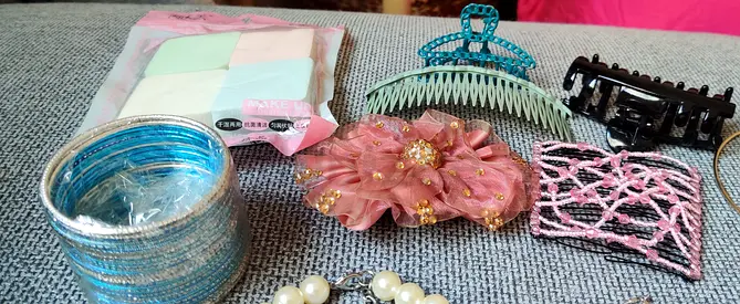 Girl accessories