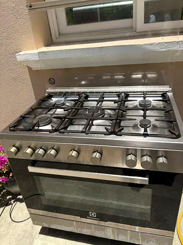 Cooking range