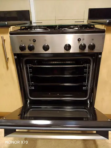 Siemens freestanding gas cooker with oven - good condition
