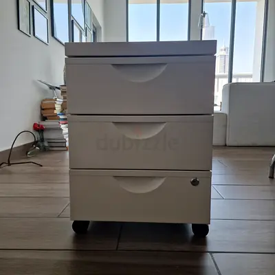 Drawer unit w 3 drawers on castors, white metal