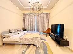 LUXURY STUDIO// READY TO MOVE // CREEK VIEWS // PRIME LOCATION