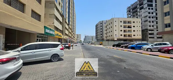 استديو مساحة كبيره مع مطبخ شبة منفصل بمنطقة الحميدية قريب من محكمة وجامعة عجمان وبجوار جميع الخدمات