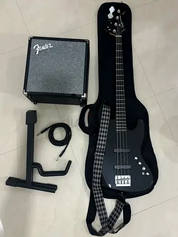 Squier Jazz Bass + Fender Rumble 15 Amp — Complete Bass Rig