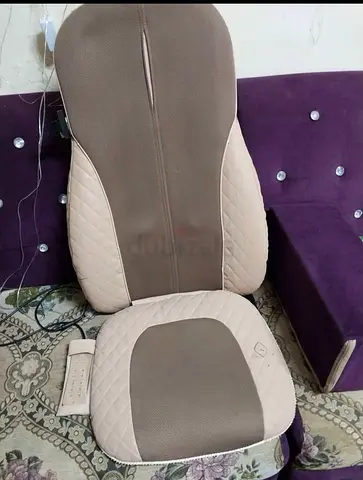 Portable electric massage seat cushion with controls - used
