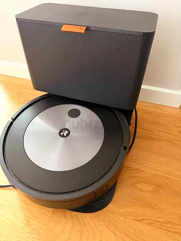 iRobot Roomba j7+ Self-Emptying Robot Vacuum in excellent condition (Market price Aed 3400)