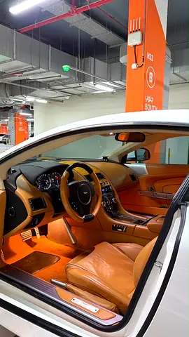 2013 Aston Martin DB9 照片 7