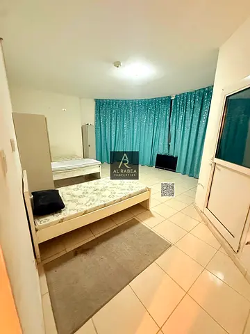 One bedroom and living room, two bathrooms, enclosed living room, terrace with pool, gym, cart, parking, and entry/exit card.