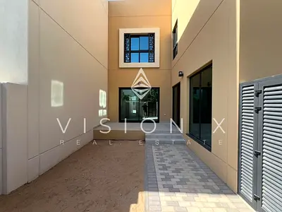 Elegant Townhouse | Corner Unit | Garden Access