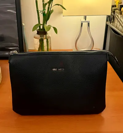 NineWest - Unisex Clutch