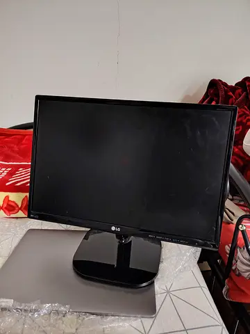 LG 22-inch LED Monitor - Good Working Condition