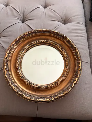 Round mirror for decoration