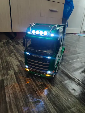 Large Green Scania RC Truck Model with Working Lights 1/180scale unused out of box