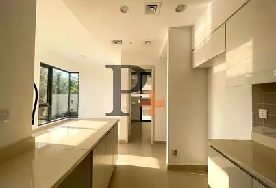 Exclusive Unit | Vacant | Single row | Near Amenities & Entrance