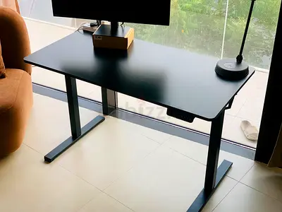 Electric height-adjustable standing desk - black, flawless condition