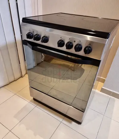 Indesit electric ceramic cooktop with oven controls - used