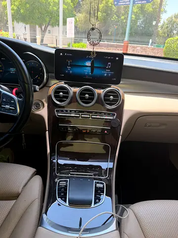 صورة 4 لـ 2021 Mercedes-BENZ GLC