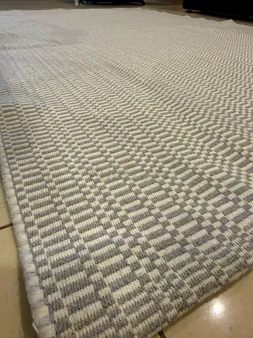 150 AED - RUG