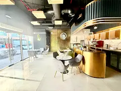 FULLY EQUIPPED LUXURY CAFÉ & RESTAURANT FOR RENT | MODERN DECOR, COMMERCIAL KITCHEN, DINE-IN SEATIN