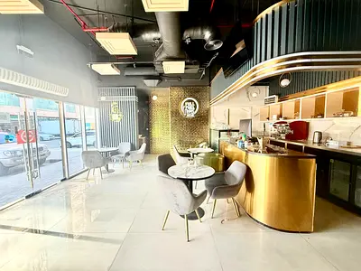 FULLY EQUIPPED LUXURY CAFÉ & RESTAURANT FOR RENT | MODERN DECOR, COMMERCIAL KITCHEN, DINE-IN SEATING & PRIME LOCATION