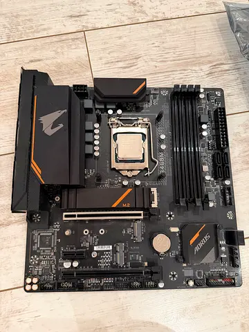 Gigabyte Aorus B460M Motherboard with Installed Intel i5 10400F CPU
