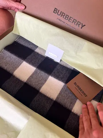 Burberry Classic Check Cashmere Scarf - Black/Beige new 2500 aed