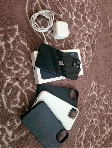 SELLING IPHONE 13 EXCELLENT CONDITION SLIGHTLY NEGOTIABLE