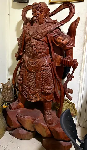 للبيع تمثال غوان يو (Guan Yu) أصلي – خشب الورد الطبيعي For Sale – Hand-Carved Guan Yu Statue (Rosewo