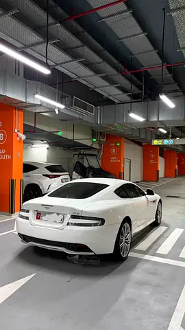 2013 Aston Martin DB9 照片 5