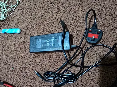 42v , round pin out