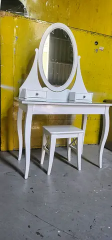 Dressing table with mirror available in perfect condition