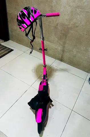 Used Scooter ( age 10-14) available for immediate sale.
