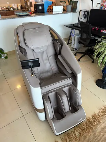 Full-Body Massage Chair (Beige) - Perfect Condition