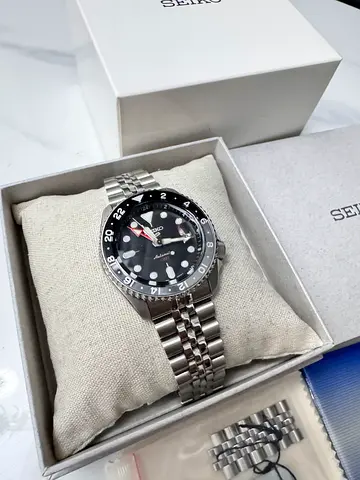 Seiko 5 Sports GMT - SSK001K1 “Bruce Wayne”